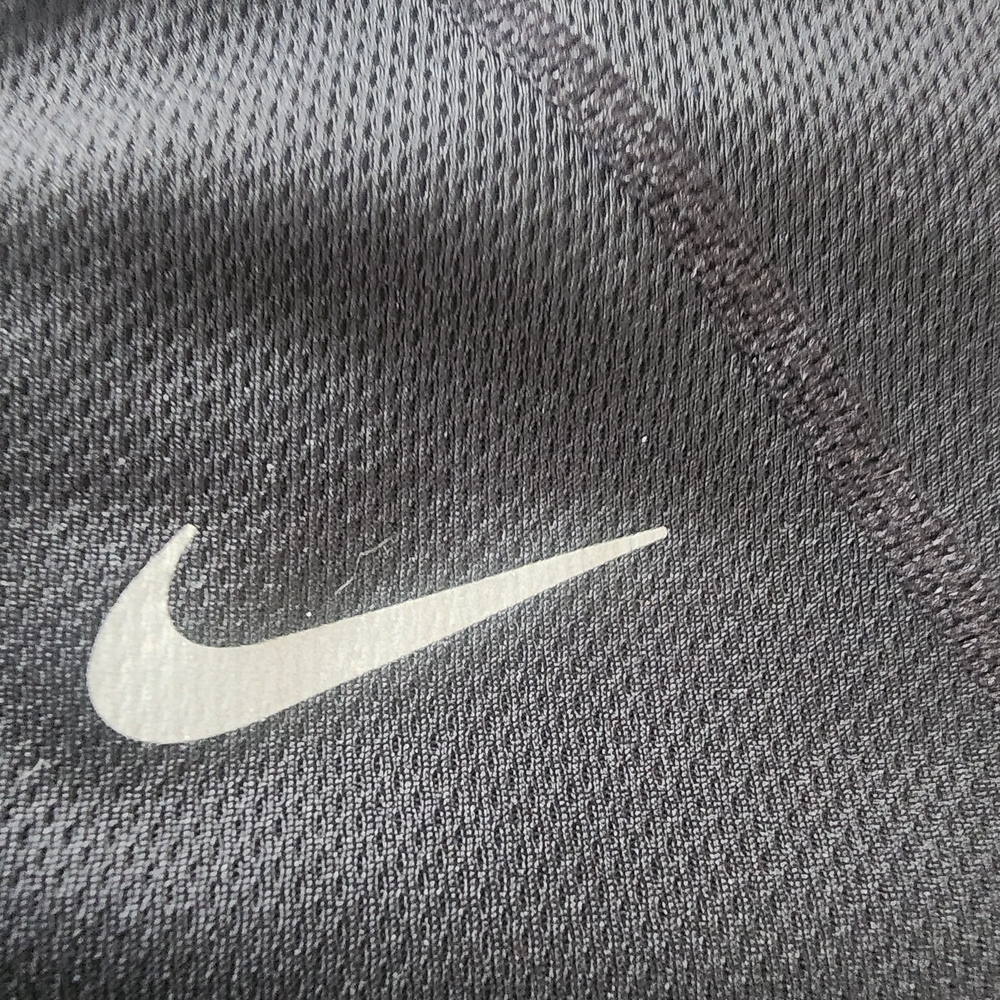 Nike Women's Black Sports Top - Picture 7 of 9